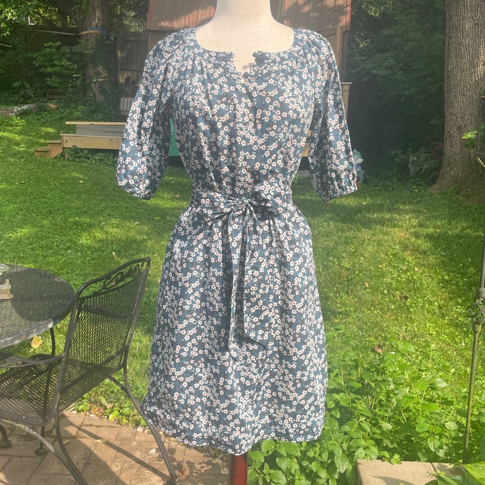 ANN MASHBURN Slate Blue and White Flutter Sleeve Sundress Size M